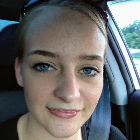 Meet your Posher, Andrea - Picture 1 of 1